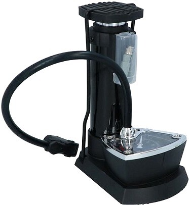 Jalkapumppu compact painemittarilla dresco