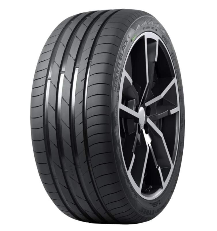 henkilöauton / maasturin kesärengas 235/45R17 97Y XL Nokian Hakka Black 3