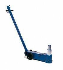 Penumohydraulinen nostin AC